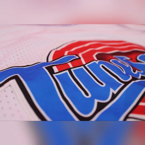 Mens Basketball Jersey "Lola" Tunes Squad (S) - Picture 3 of 8